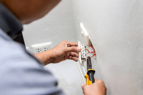 Best Affordable Emergency Electrician  in Gateway, FL